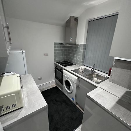 Modern Two-Bedroom Apartment แมนเชสเตอร์ ภายนอก รูปภาพ