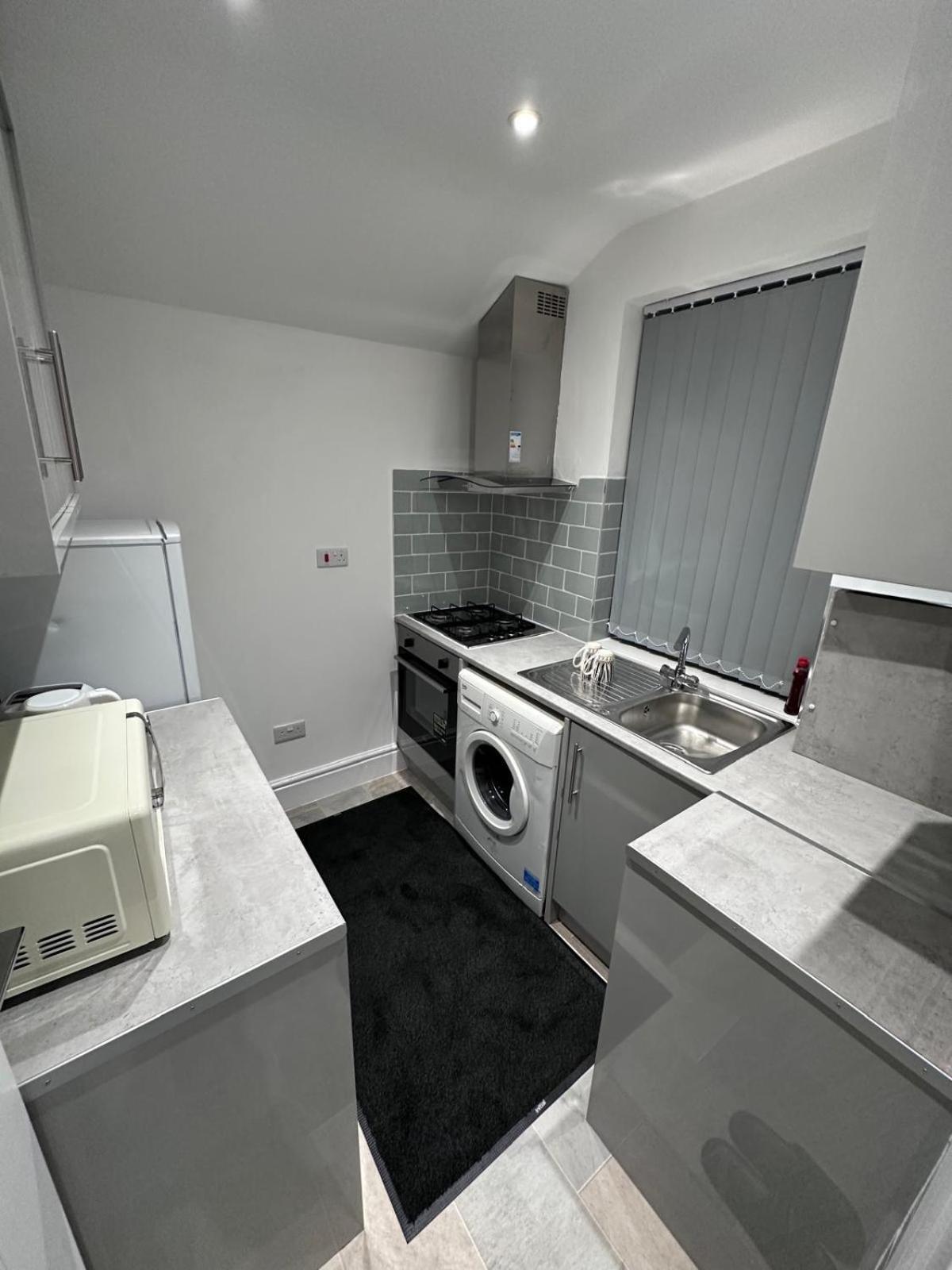 Modern Two-Bedroom Apartment แมนเชสเตอร์ ภายนอก รูปภาพ